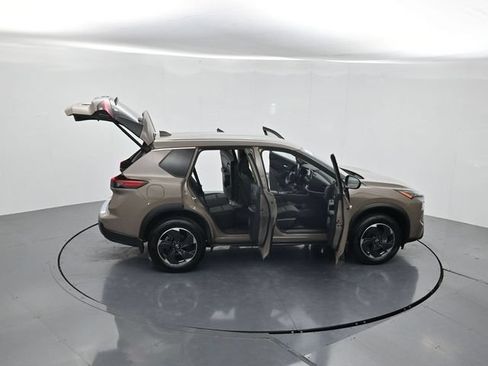 Used 2025 Nissan Rogue SV FWD image 46