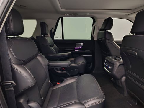 Used 2025 Ford Expedition Max Platinum AWD/4WD image 17