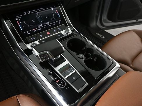 Used 2022 Audi Q8 Premium w/ Convenience Package image 14