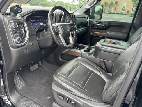 Used 2020 GMC Sierra 3500 Denali w/ Denali Ultimate Package AWD/4WD image 19