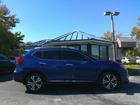 Used 2017 Nissan Rogue SL w/ SL Premium Package image 8