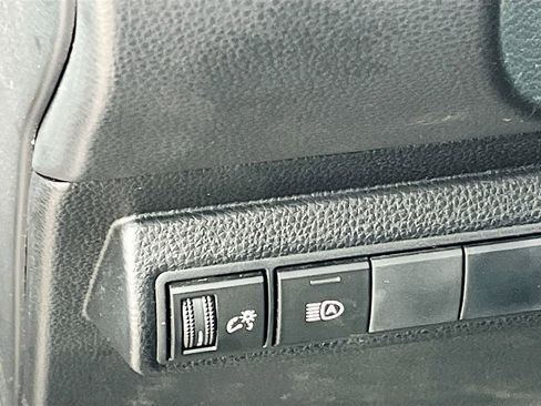 Used 2022 Toyota Corolla SE FWD image 10