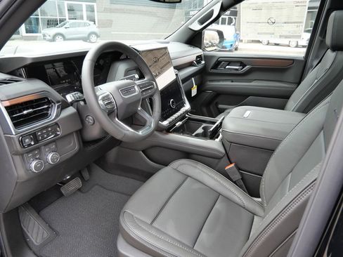 New 2026 GMC Yukon XL Denali w/ Sun & Power Step Package AWD/4WD image 39