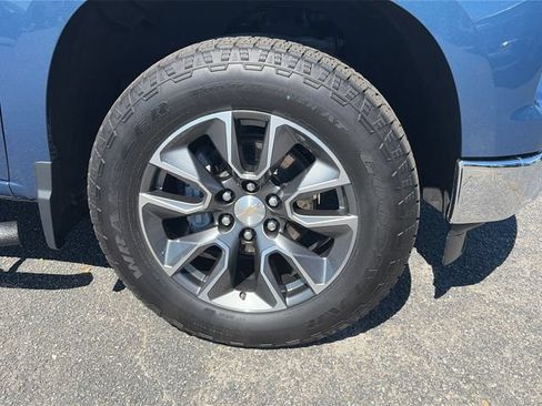 Used 2024 Chevrolet Silverado 1500 LT AWD/4WD image 11