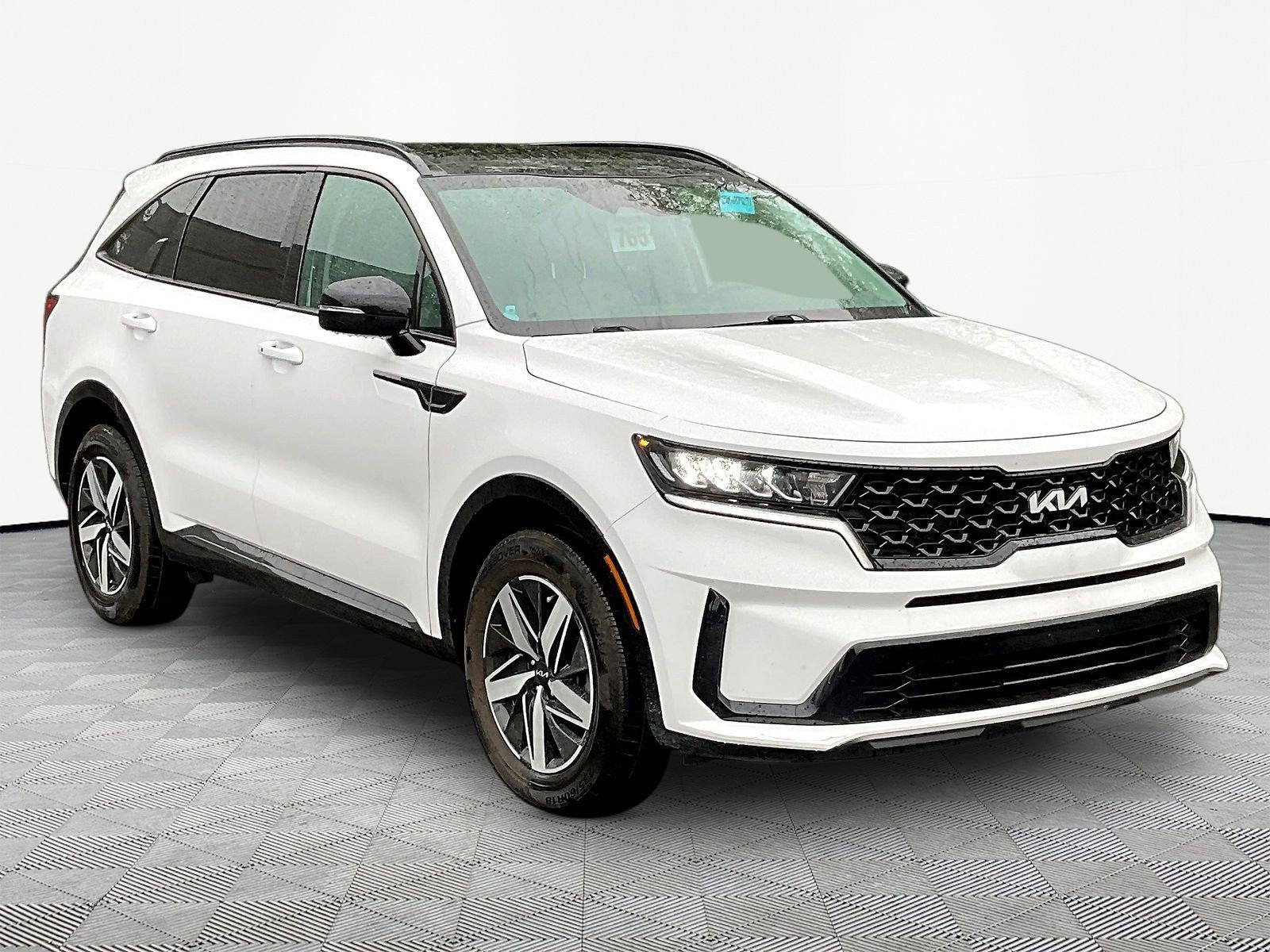 Used 2023 Kia Sorento S w/ Panoramic Sunroof Package FWD image 3