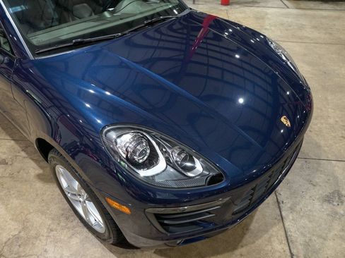 Used 2018 Porsche Macan AWD/4WD image 18