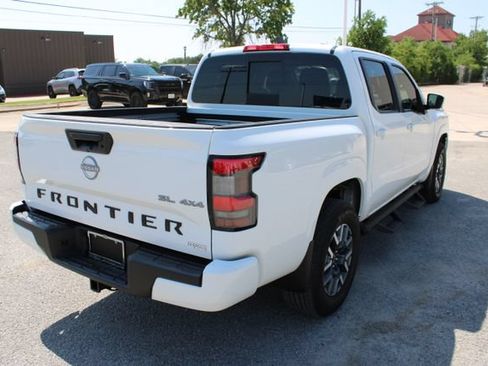 Used 2024 Nissan Frontier SL AWD/4WD image 5