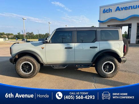Used 2023 Ford Bronco Badlands w/ Sasquatch Package AWD/4WD image 8