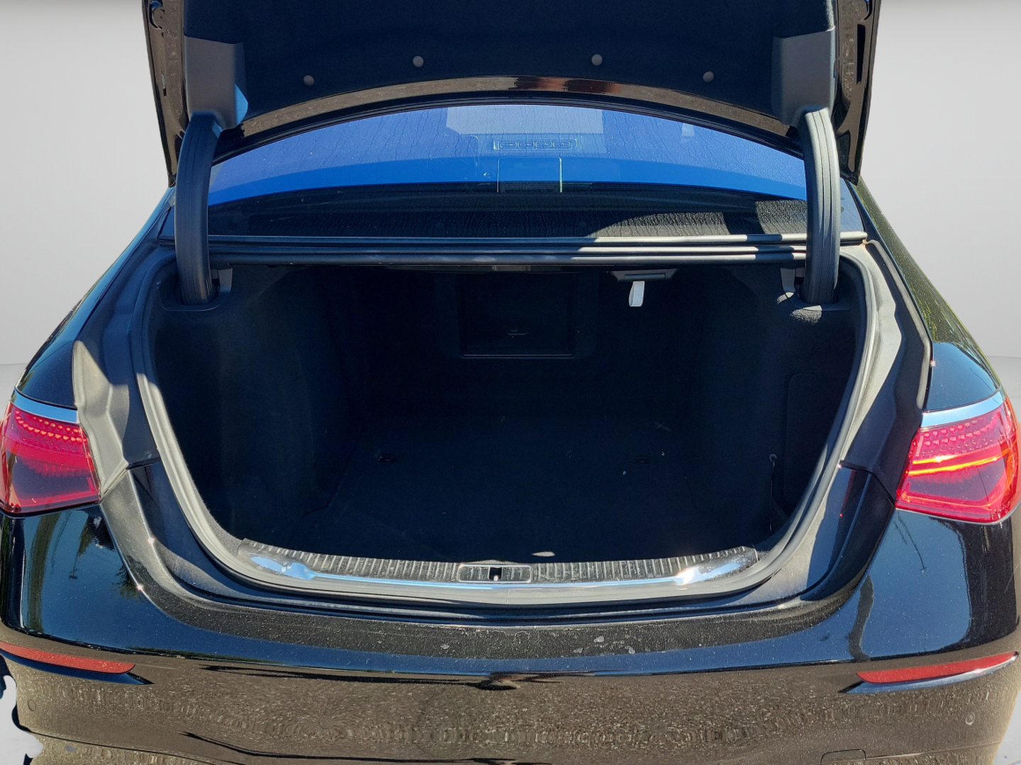Certified 2022 Mercedes-Benz S 580 4MATIC Sedan image 5
