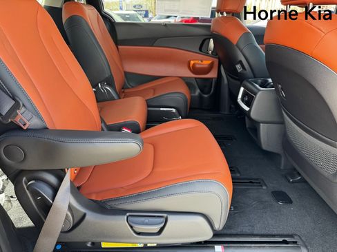 New 2026 Kia Carnival EX image 22