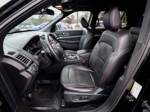 Used 2018 Ford Explorer Sport w/ Equipment Group 401A image 28