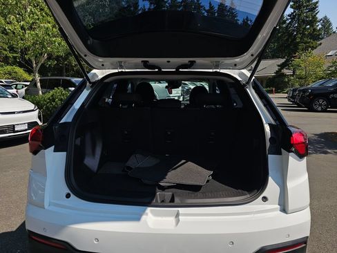 New 2027 Chevrolet Bolt LT w/ Comfort Package FWD image 18