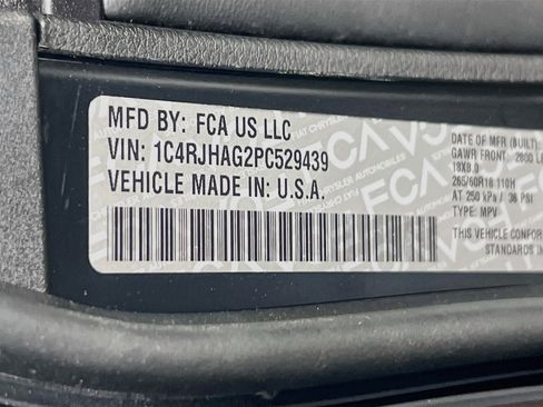 Used 2023 Jeep Grand Cherokee Laredo AWD/4WD image 30