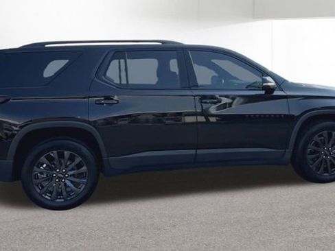 Used 2022 Chevrolet Traverse RS w/ LPO, Floor Liner Package image 10