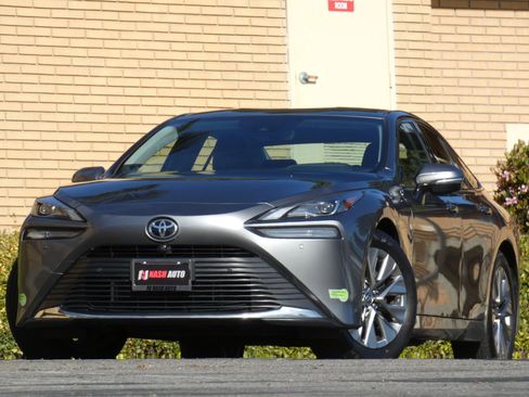 Used 2023 Toyota Mirai image 2