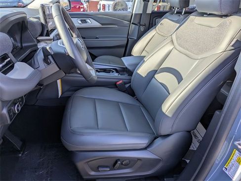 New 2025 Ford Explorer Active w/ Active Comfort Package image 13