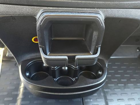 Used 2025 RAM ProMaster 2500 FWD image 18