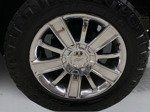 Used 2014 Chevrolet Silverado 1500 High Country w/ High Country Premium Package image 17