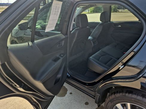 Used 2023 Chevrolet Equinox Premier image 24