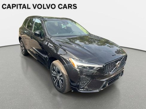 Used 2025 Volvo XC60 B5 Core AWD/4WD image 2