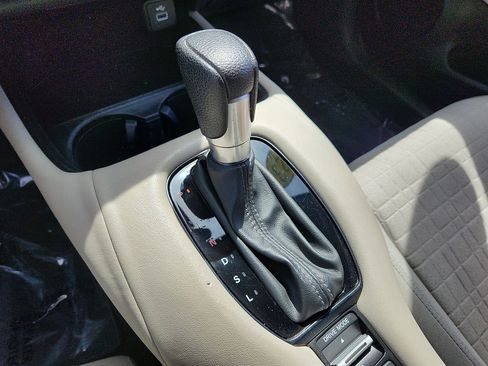Used 2023 Honda HR-V LX image 15