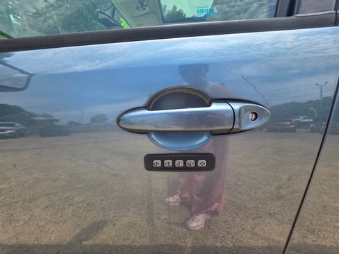 Used 2012 Ford Escape Limited FWD image 10