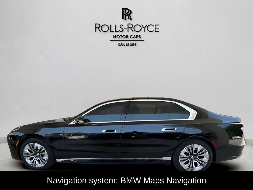 Used 2024 BMW i7 xDrive60 AWD/4WD image 3