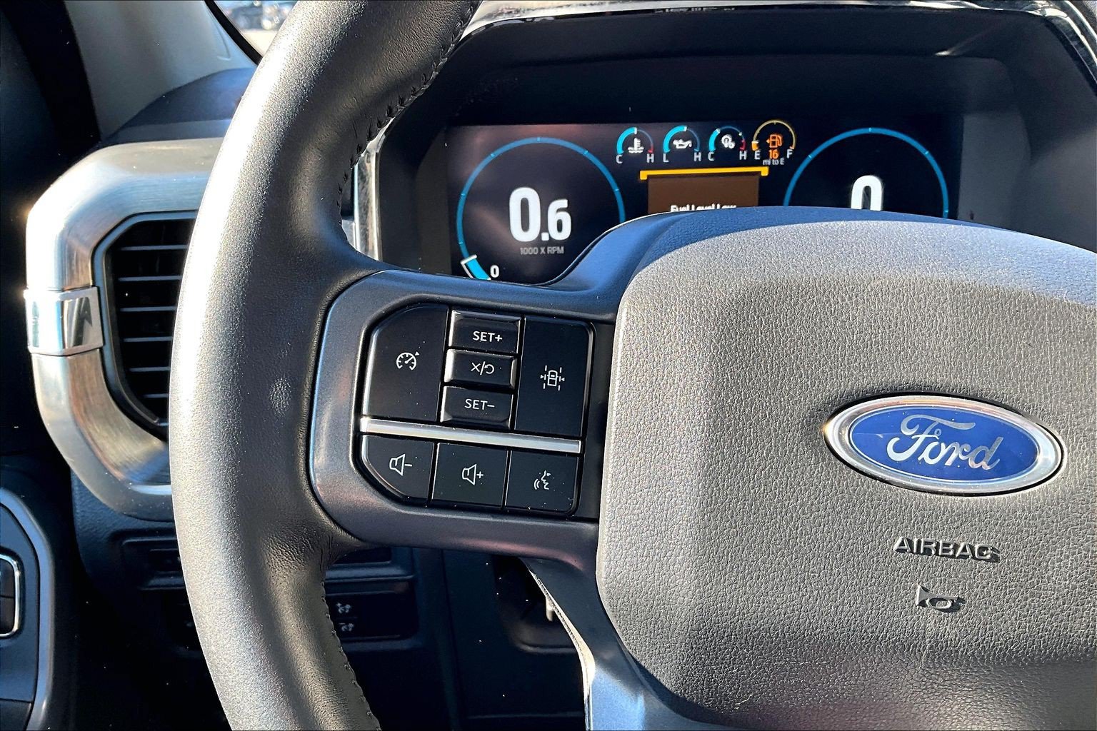 Used 2021 Ford F150 Lariat w/ FX4 Off-Road Package AWD/4WD image 12