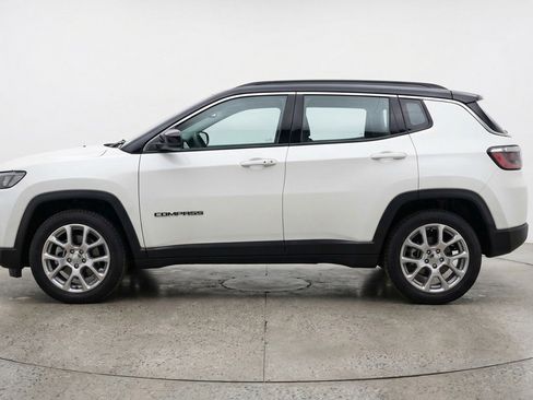 Used 2025 Jeep Compass Limited AWD/4WD image 5