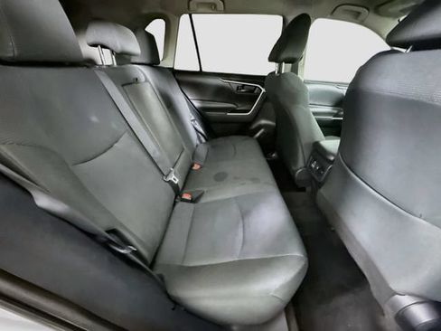Used 2022 Toyota RAV4 LE FWD image 25
