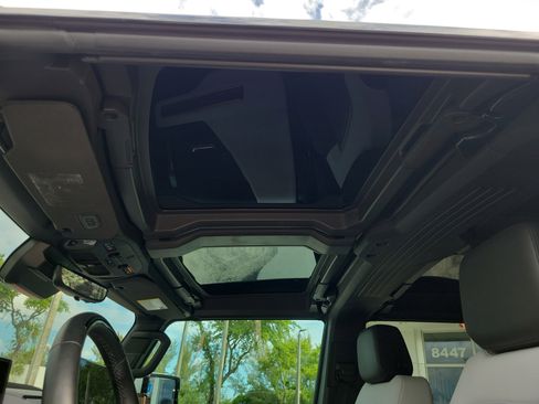 Used 2025 GMC Hummer EV 2X AWD/4WD image 11