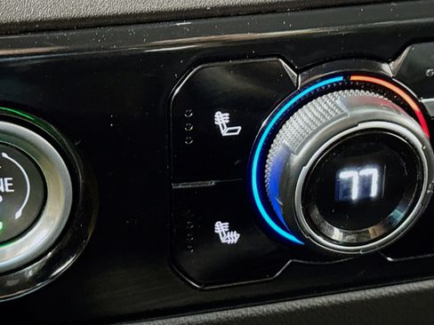 Used 2024 Chevrolet Silverado 1500 LT image 3