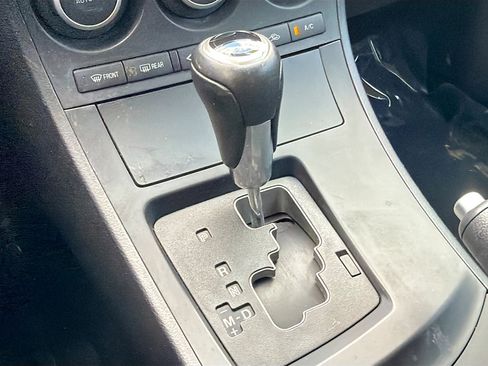 Used 2013 MAZDA MAZDA3 i Touring w/ Preferred Equipment Pkg image 28