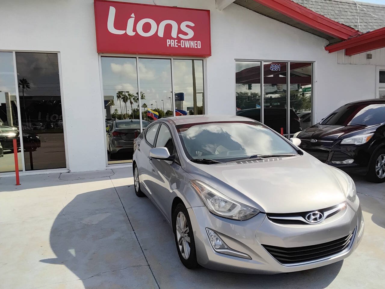 Used 2016 Hyundai Elantra SE w/ Option Group 02 FWD image 5