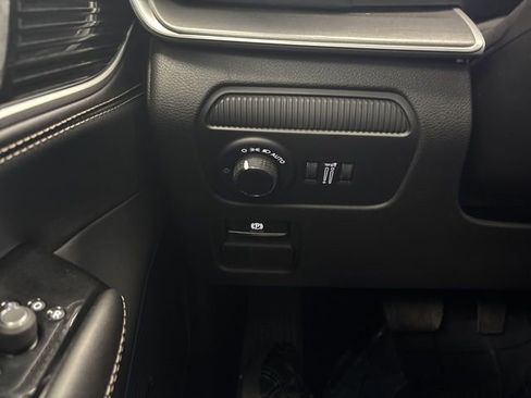 New 2026 Jeep Grand Wagoneer L Limited AWD/4WD image 39