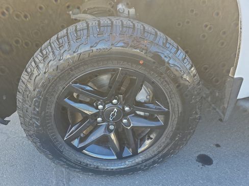 Used 2019 Chevrolet Silverado 1500 LT Trail Boss AWD/4WD image 29