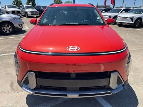 Used 2025 Hyundai Kona SEL AWD/4WD image 5