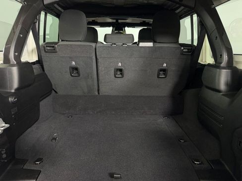 Certified 2025 Jeep Wrangler Unlimited Rubicon 4xe w/ Convenience Group AWD/4WD image 32