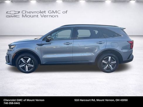 Used 2022 Kia Sorento S FWD image 2