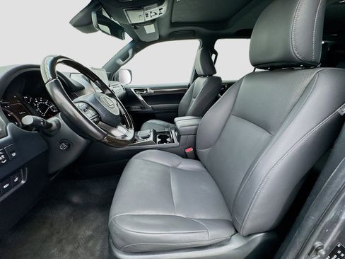 Used 2022 Lexus GX 460 Premium w/ Premium Package image 13