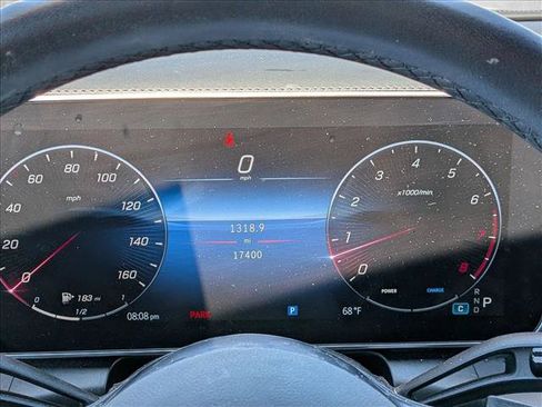Used 2024 Mercedes-Benz GLC 300 4MATIC image 10