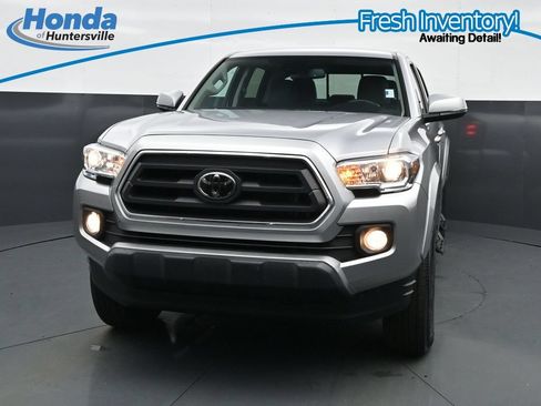Used 2023 Toyota Tacoma SR5 w/ Technology Package AWD/4WD image 3