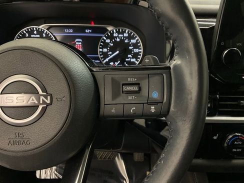 Used 2024 Nissan Pathfinder SL AWD/4WD image 13
