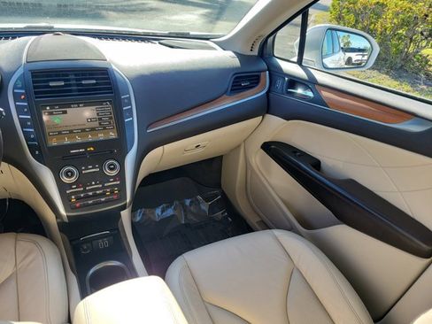 Used 2019 Lincoln MKC Select w/ Select Plus Package image 21