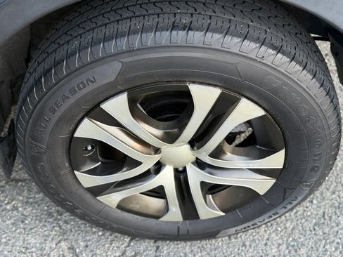 Used 2014 Toyota RAV4 LE AWD/4WD image 36