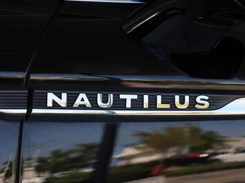 Used 2019 Lincoln Nautilus Reserve image 39