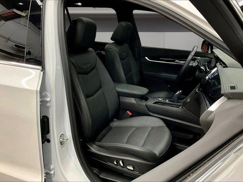 Certified 2025 Cadillac XT6 Premium Luxury image 30