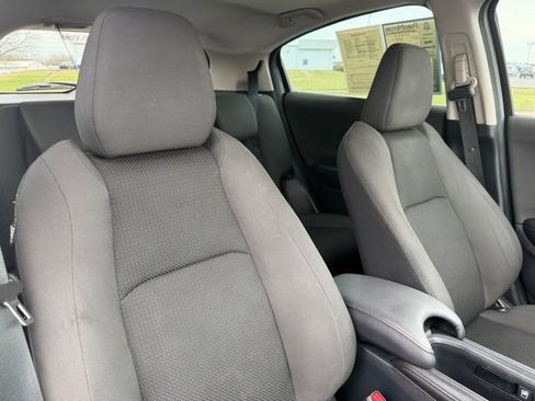 Used 2021 Honda HR-V EX image 11