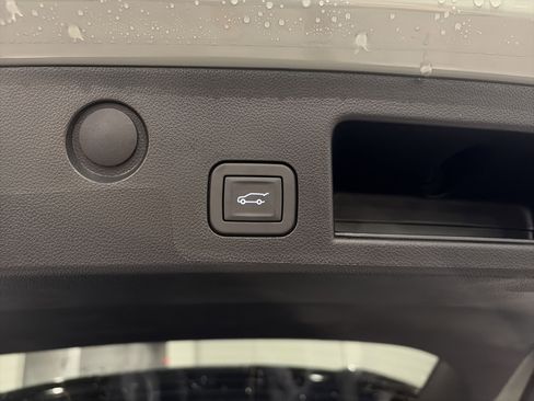 New 2026 Chevrolet Equinox LT w/ Convenience Package II image 6