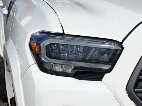 Certified 2022 Toyota Tacoma TRD Sport w/ TRD Premium Sport Package AWD/4WD image 5